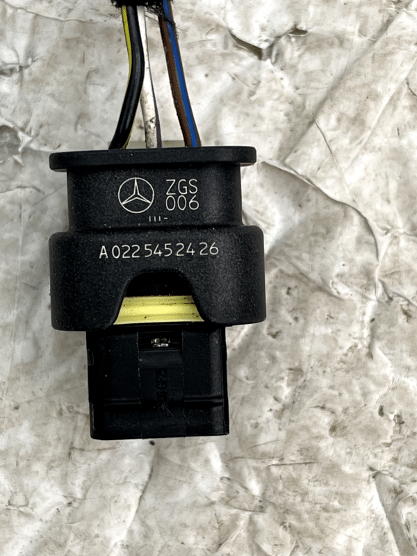 Mercedes C-Class W205 PDC Sensor Wiring Loom Plug Connector A0225452426 Genuine 1 Mercedes C Class W205 PDC Sensor Wiring Loom Plug Connector A0225452426 Genuine 178507815639 2