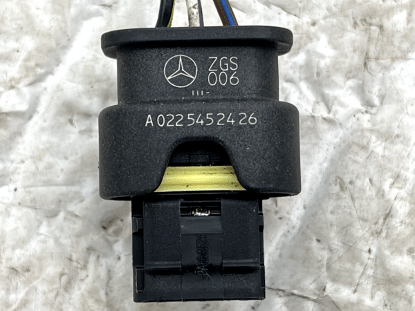 Mercedes C-Class W205 PDC Sensor Wiring Loom Plug Connector A0225452426 Genuine 7 Mercedes C Class W205 PDC Sensor Wiring Loom Plug Connector A0225452426 Genuine 178507815639 8