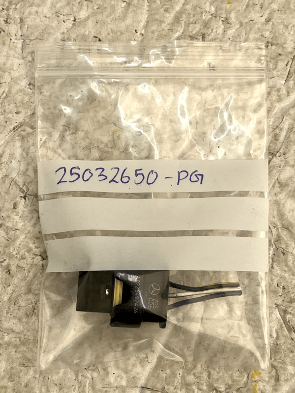 Mercedes C-Class W205 PDC Sensor Wiring Loom Plug Connector A0225452426 Genuine 8 Mercedes C Class W205 PDC Sensor Wiring Loom Plug Connector A0225452426 Genuine 178507815639 9