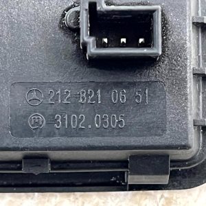 Mercedes E C M-Class Rear Tailgate Control Switch Button 2128210651 Genuine - Image 8