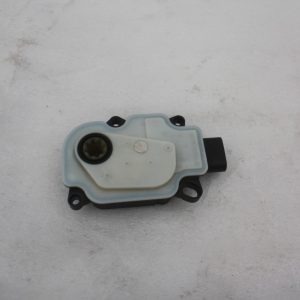 Mercedes E Class W213 Intake Actuator Motor 1315-888-00018 Genuine - Image 1