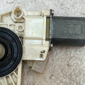 Mercedes M Class W166 Front Right Window Regulator Motor 2012-2015 A1669060301 - Image 4