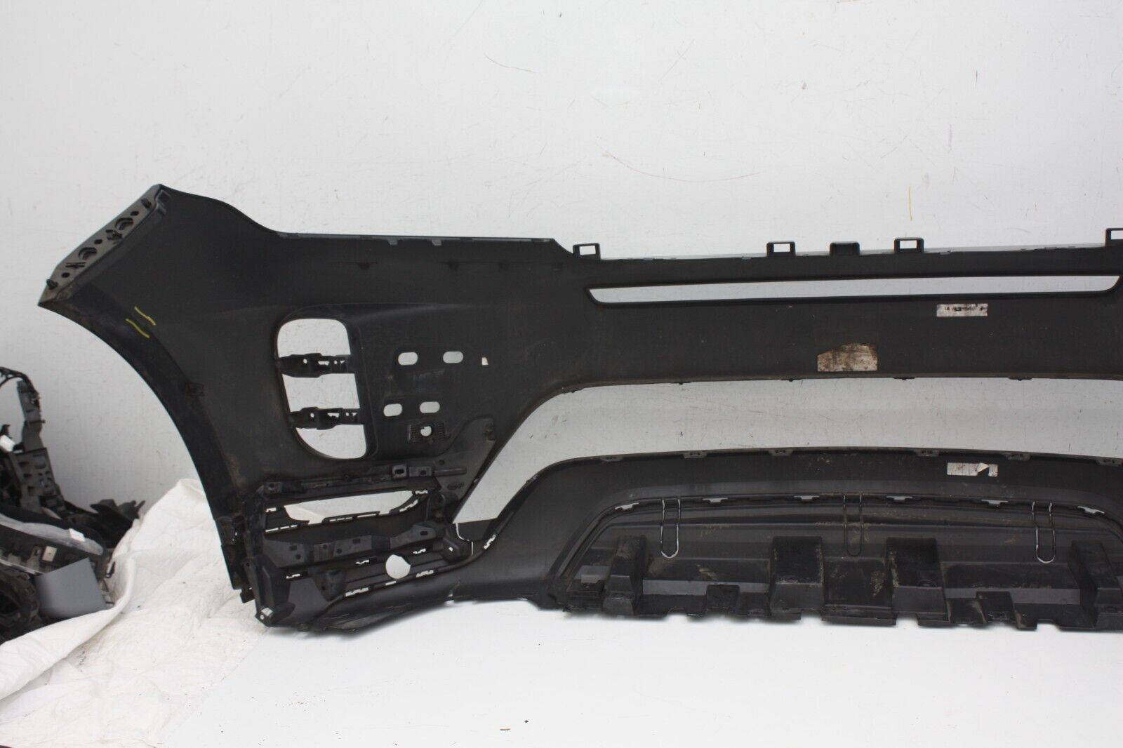 Range-Rover-Evoque-Dynamic-Front-Bumper-2019-ON-K8D2-17F003-E-Genuine-DAMAGED-176636408499-16