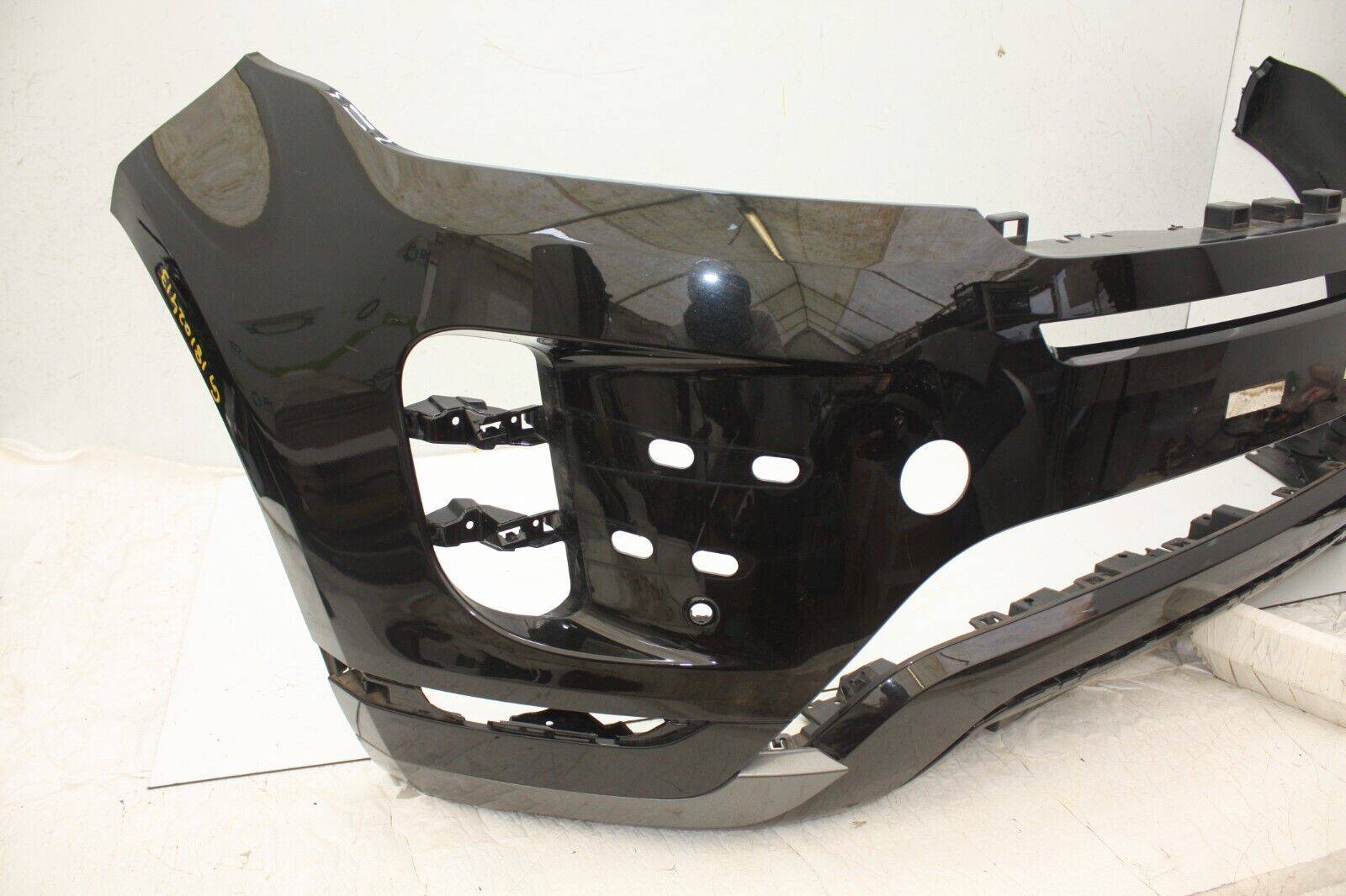 Range-Rover-Evoque-Dynamic-Front-Bumper-2019-ON-K8D2-17F003-E-Genuine-DAMAGED-176636408499-7