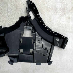 Range Rover Evoque L551 Rear Bumper Left Bracket 2019 ON M8D2-17B931-A Genuine - Image 7