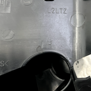 Range Rover Evoque L551 Rear Bumper Left Bracket 2019 ON M8D2-17B931-A Genuine - Image 10