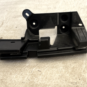 Range Rover Evoque L551 Rear Bumper Mount Bracket 2019 ON K8D2-17E855-A Genuine - Image 6