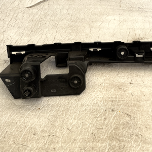 Range Rover Evoque L551 Rear Bumper Mount Bracket 2019 ON K8D2-17E855-A Genuine - Image 8
