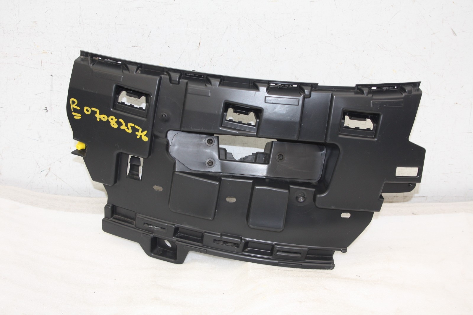 Range Rover Sport Front Bumper Left Bracket 2022 ON N9X2-17C863-A Genuine