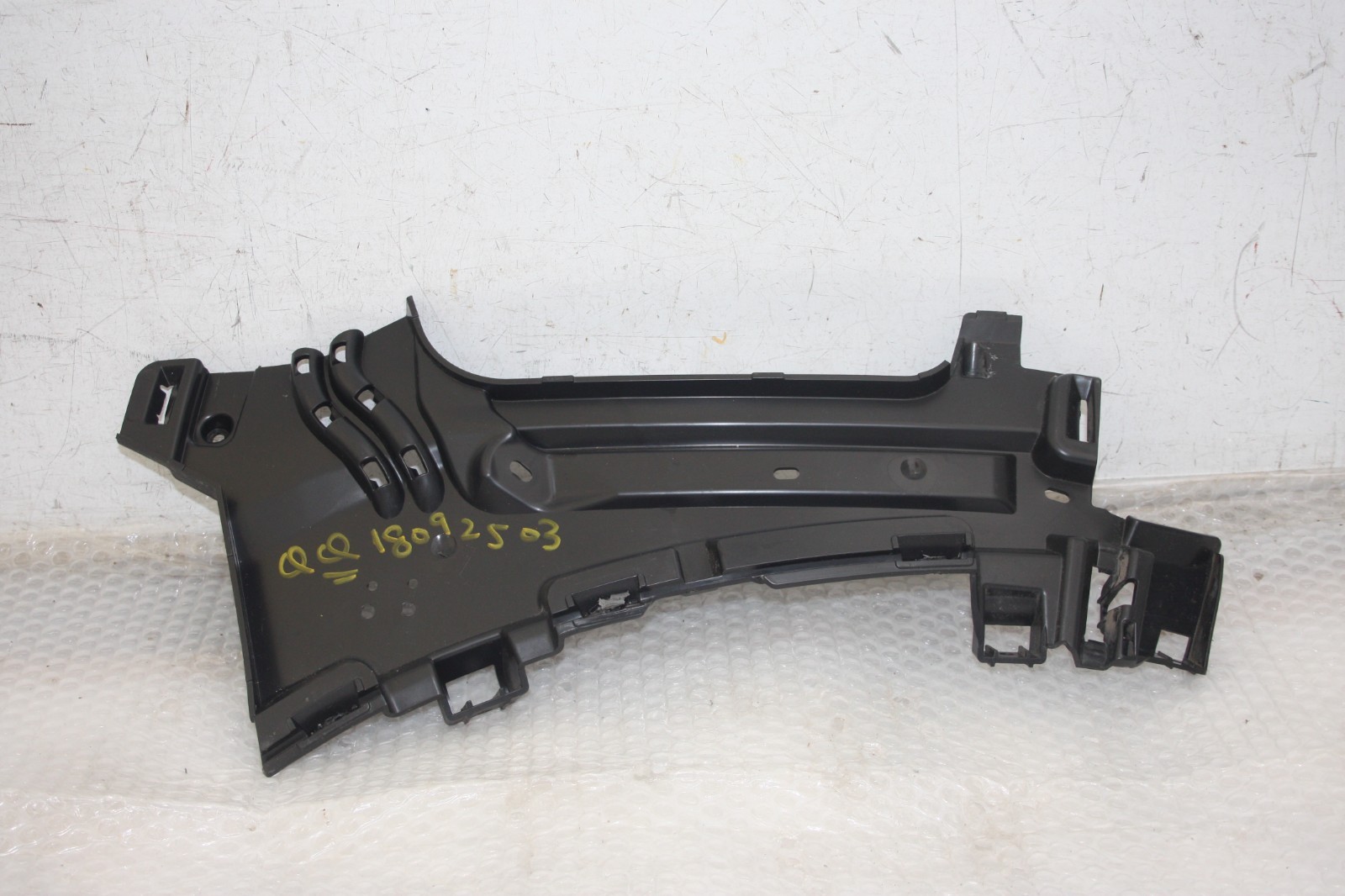 Range Rover Sport Front Bumper Right Bracket 2022 ON N9X2-16A280-A Genuine