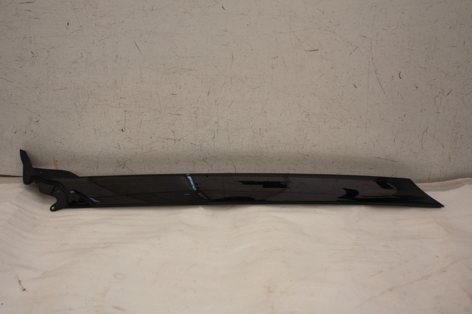 Range Rover Velar L560 Front Left Exterior A Pillar Trim 2017-2023 J8A2-025A53-A