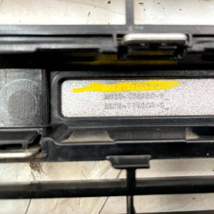 Range Rover Vogue L460 Front Bumper Lower Grill 2022 ON M8E2-17F791-A *DAMAGED* - Image 10