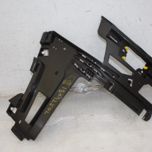 Range Rover Vogue L460 Front Right Bracket 2022 ON *ONE CLIP DAMAGED*