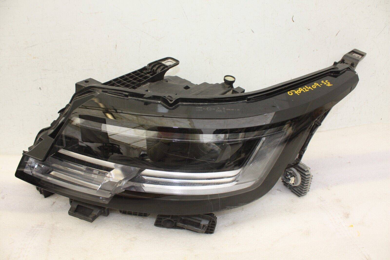 Range Rover Vogue L460 Left LED Matrix Headlight 2023 M8E2 13W030 GM Genuine 176565448469