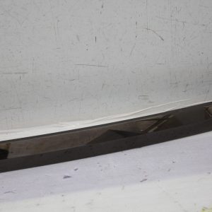 Range Rover Vogue L460 Rear Tailgate Moulding 2022 ON M8E2-404C42 Genuine - Image 4