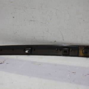 Range Rover Vogue L460 Rear Tailgate Moulding 2022 ON M8E2-404C42 Genuine - Image 10