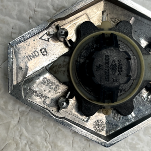 Renault Megane Front Emblem Badge Logo 8200145816 Genuine - Image 7