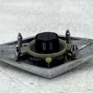 Renault Megane Front Emblem Badge Logo 8200145816 Genuine - Image 8