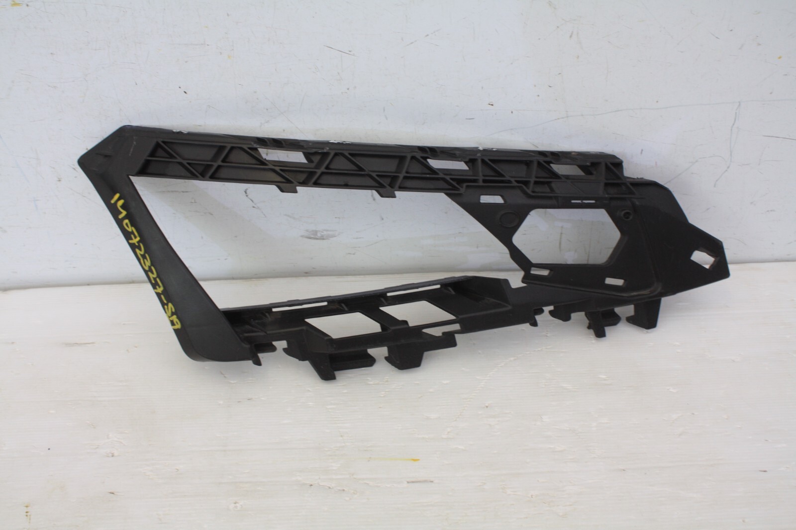 Skoda Kodiaq Front Bumper Right Bracket 2017 TO 2021 565807056 Genuine