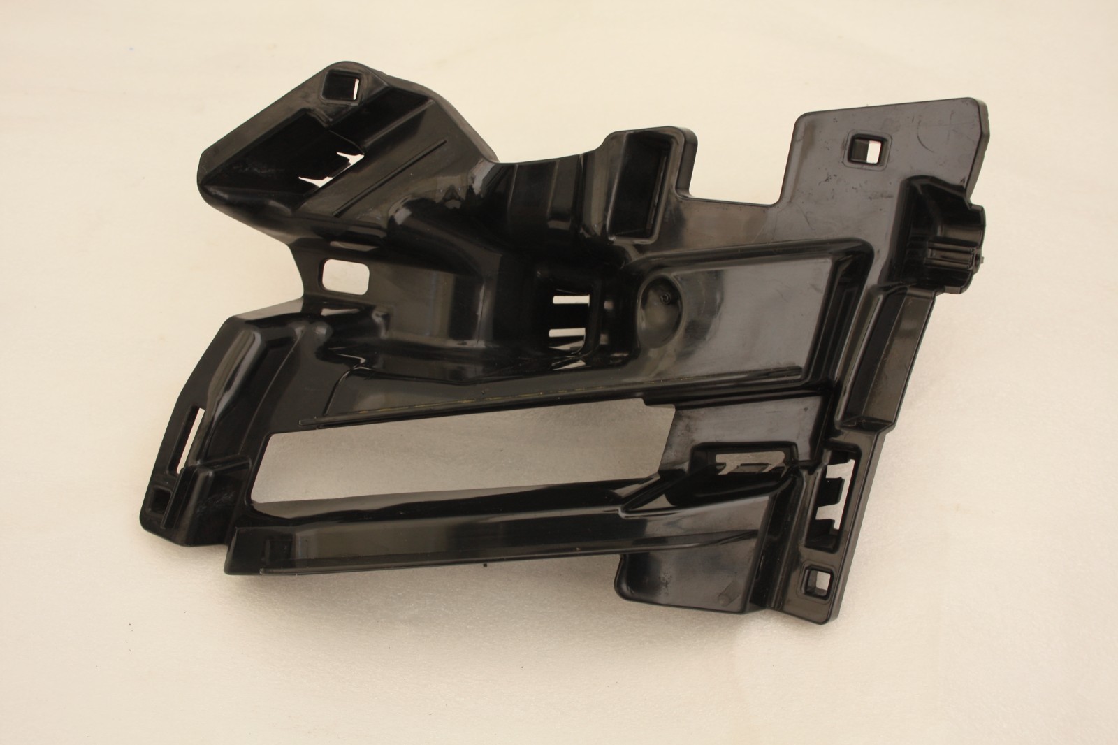 Skoda Kodiaq Front Bumper Right Bracket 2017 TO 2021 565807724 Genuine