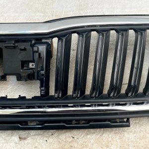 Skoda Octavia Front Bumper Upper Radiator Grille 2020 TO 2024 5E3853653 Genuine - Image 6
