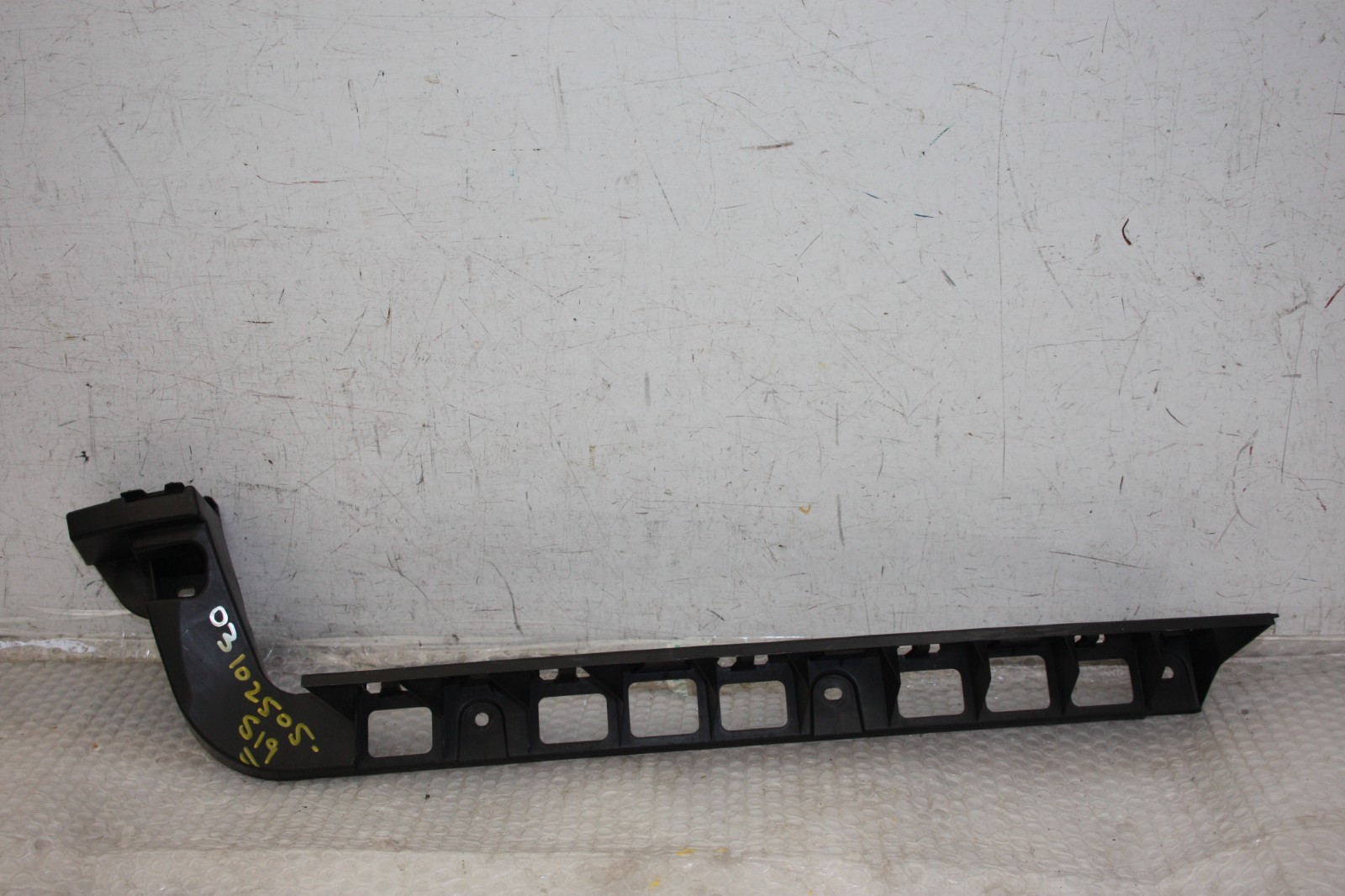 Skoda Octavia Rear Bumper Left Bracket 2013 to 2017 5E9807863 Genuine