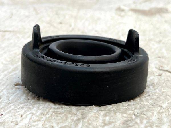Toyota Avensis Front Headlight Dust Rubber Cover Cap 99226-80008 Genuine 8 Toyota Avensis Front Headlight Dust Rubber Cover Cap 99226 80008 Genuine 178509934499 9