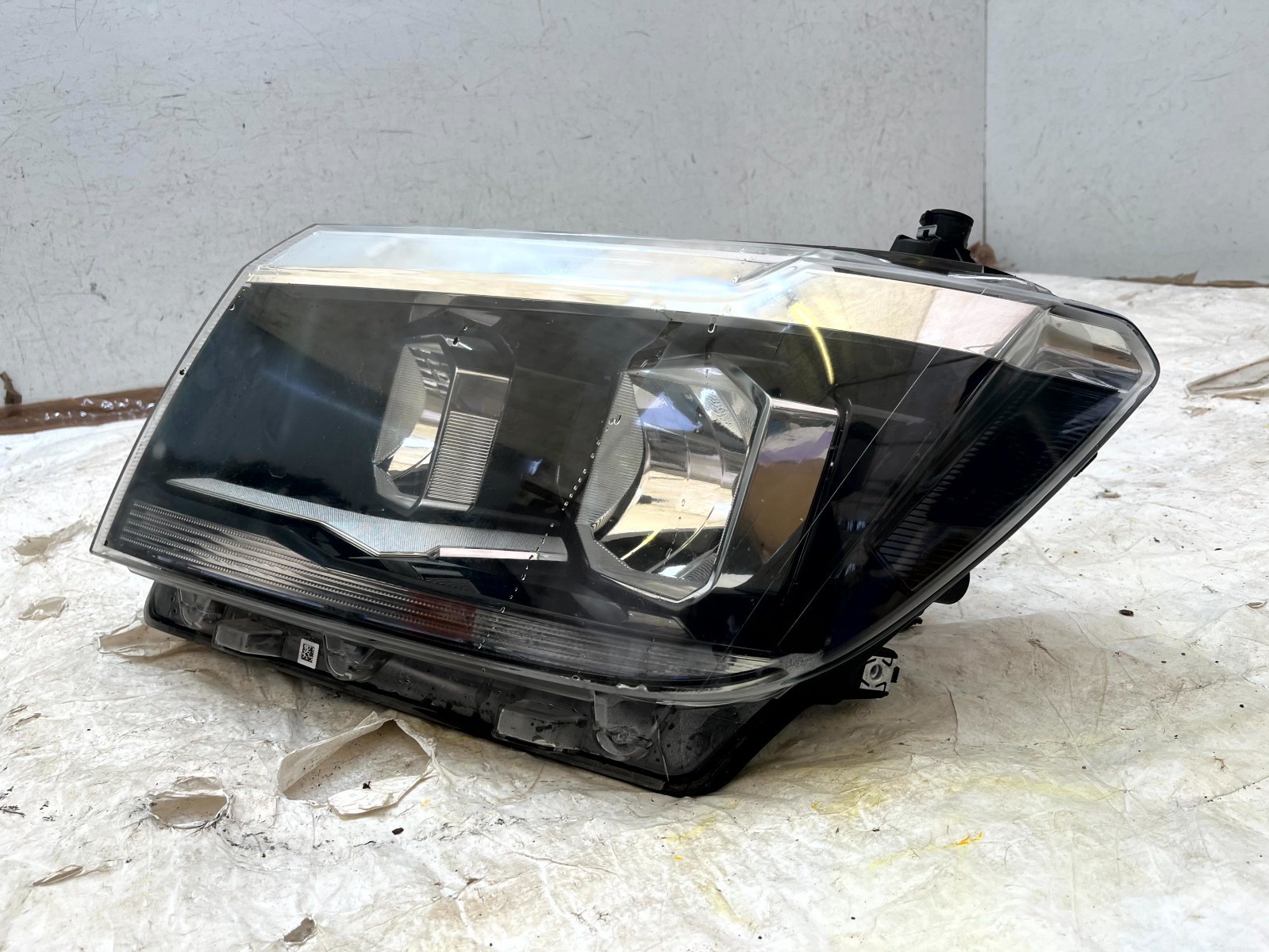 VW Crafter Left Side Headlight 2017 ON 7C2941005B