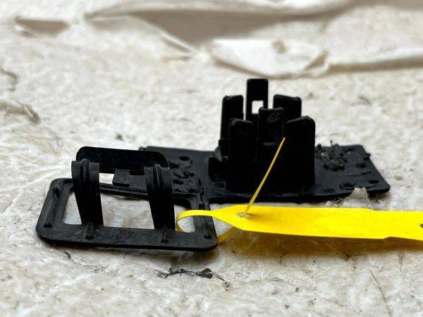 VW Golf Mk7 Rear Bumper Parking Distance Sensor Holder 17 20 5G6807421 Genuine 178542146429 5
