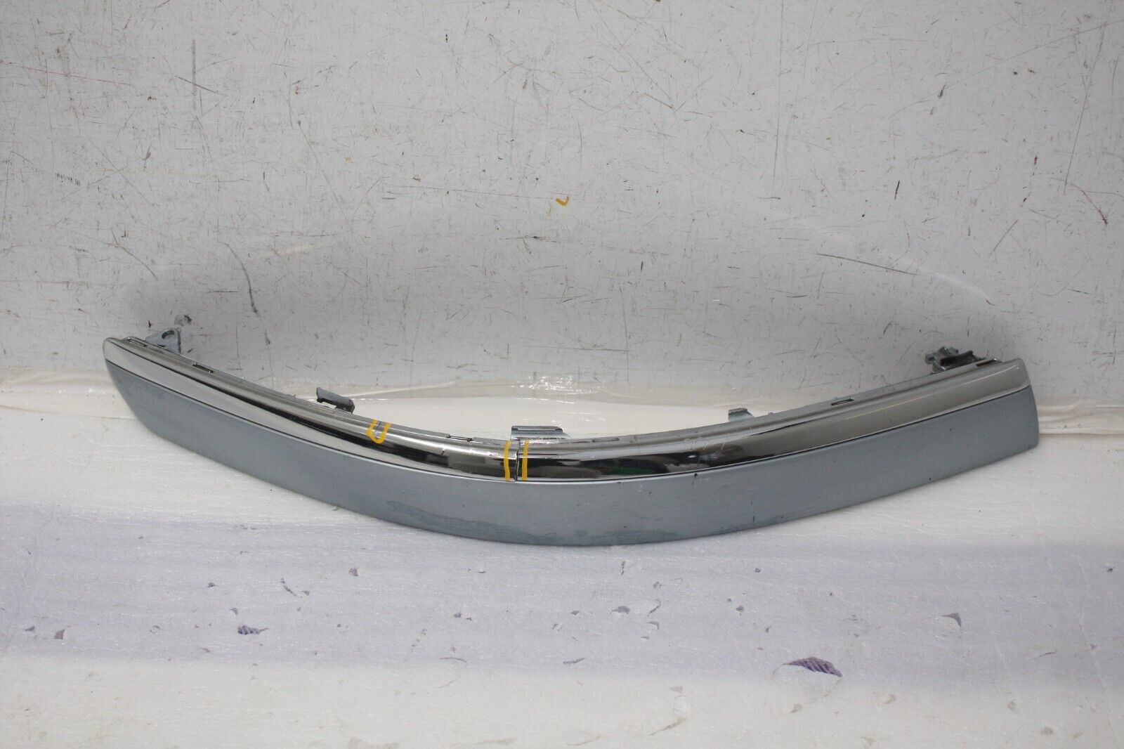 VW Passat Front Bumper Right Trim 3B0807718B 2000 TO 2005 Genuine *DAMAGED*