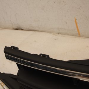 VW Tiguan Front Bumper Grill 5NA853651BC Genuine *DAMAGED* - Image 11