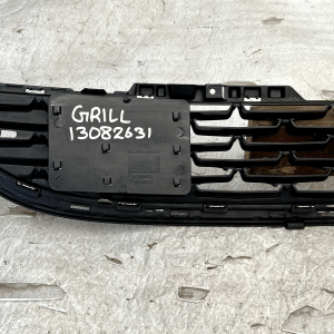Vauxhall Astra J Front Bumper Grill 2012 TO 2015 13368822 Genuine - Image 10