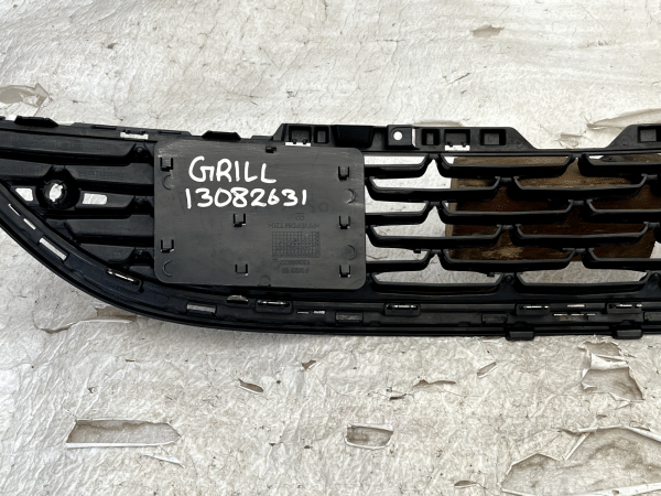 Vauxhall Astra J Front Bumper Grill 2012 TO 2015 13368822 Genuine 178518847019 10