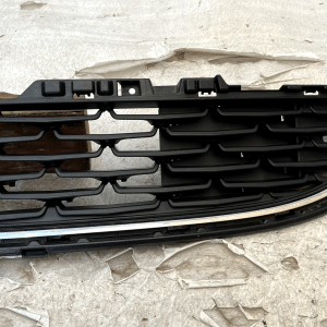Vauxhall Astra J Front Bumper Grill 2012 TO 2015 13368822 Genuine - Image 5