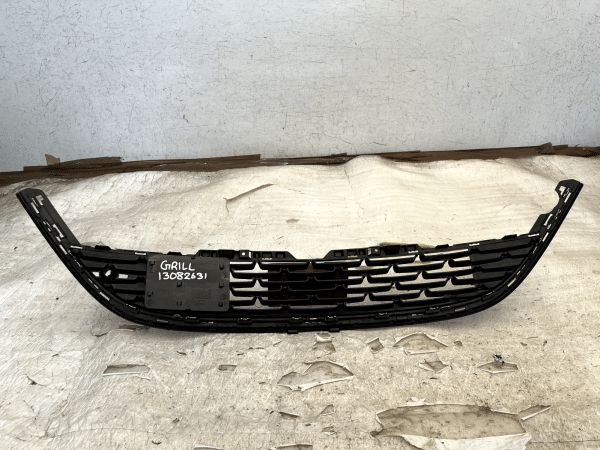 Vauxhall Astra J Front Bumper Grill 2012 TO 2015 13368822 Genuine 178518847019 8
