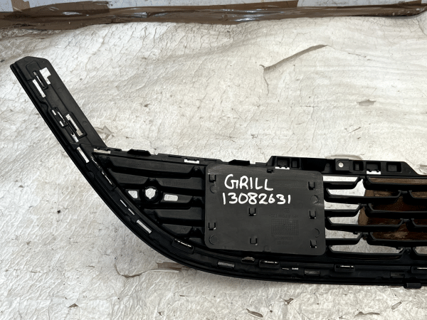 Vauxhall Astra J Front Bumper Grill 2012 TO 2015 13368822 Genuine 178518847019 9