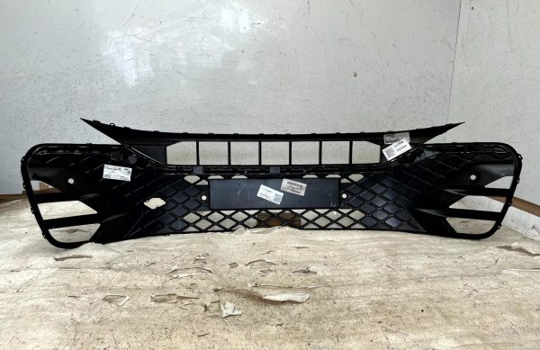 Volkswagen Tiguan R Line Mk3 Front Bumper Grille 2024 ON 571853677B Genuine 178529911969 12
