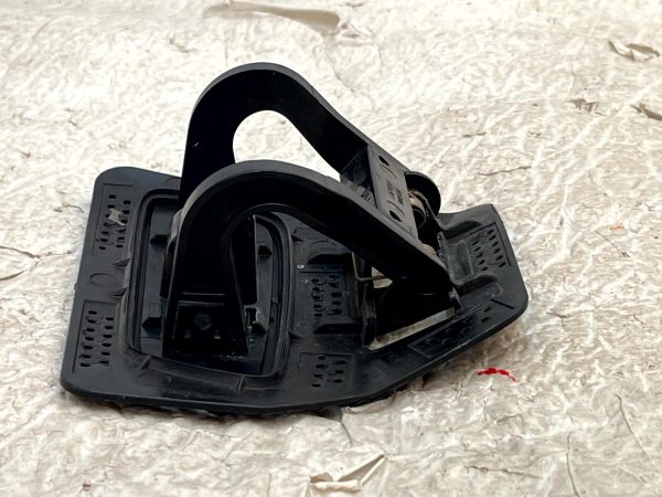 Volvo S90 Mk2 Front Right Headlight Washer Bracket 2016 TO 2023 31383235 Genuine 7 Volvo S90 Mk2 Front Right Headlight Washer Bracket 2016 TO 2023 31383235 Genuine 178427495949 8