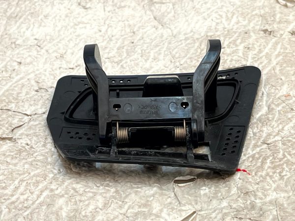 Volvo S90 Mk2 Front Right Headlight Washer Bracket 2016 TO 2023 31383235 Genuine 8 Volvo S90 Mk2 Front Right Headlight Washer Bracket 2016 TO 2023 31383235 Genuine 178427495949 9
