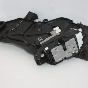 Volvo XC40 Rear Right Door Lock Bracket 2018 ON 30747108 - Image 4