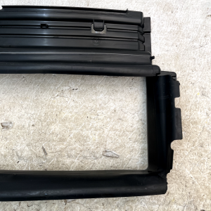 Volvo XC60 Front Radiator Support Air Guide Duct 2022 ON 31425367 Genuine - Image 6