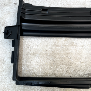 Volvo XC60 Front Radiator Support Air Guide Duct 2022 ON 31425367 Genuine - Image 8
