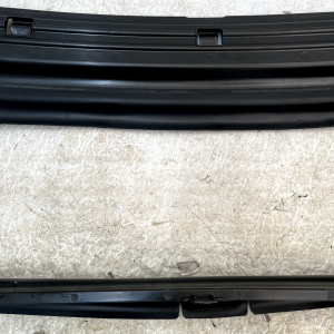 Volvo XC60 Front Radiator Support Air Guide Duct 2022 ON 31425367 Genuine - Image 9